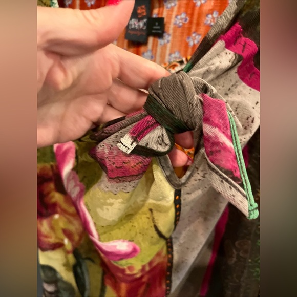 ANTHROPLOGIE Anac SHIRT Side Knot Tie Neck MIXED PRINTS Art to Wear  ROMANTIC S - Picture 3 of 16